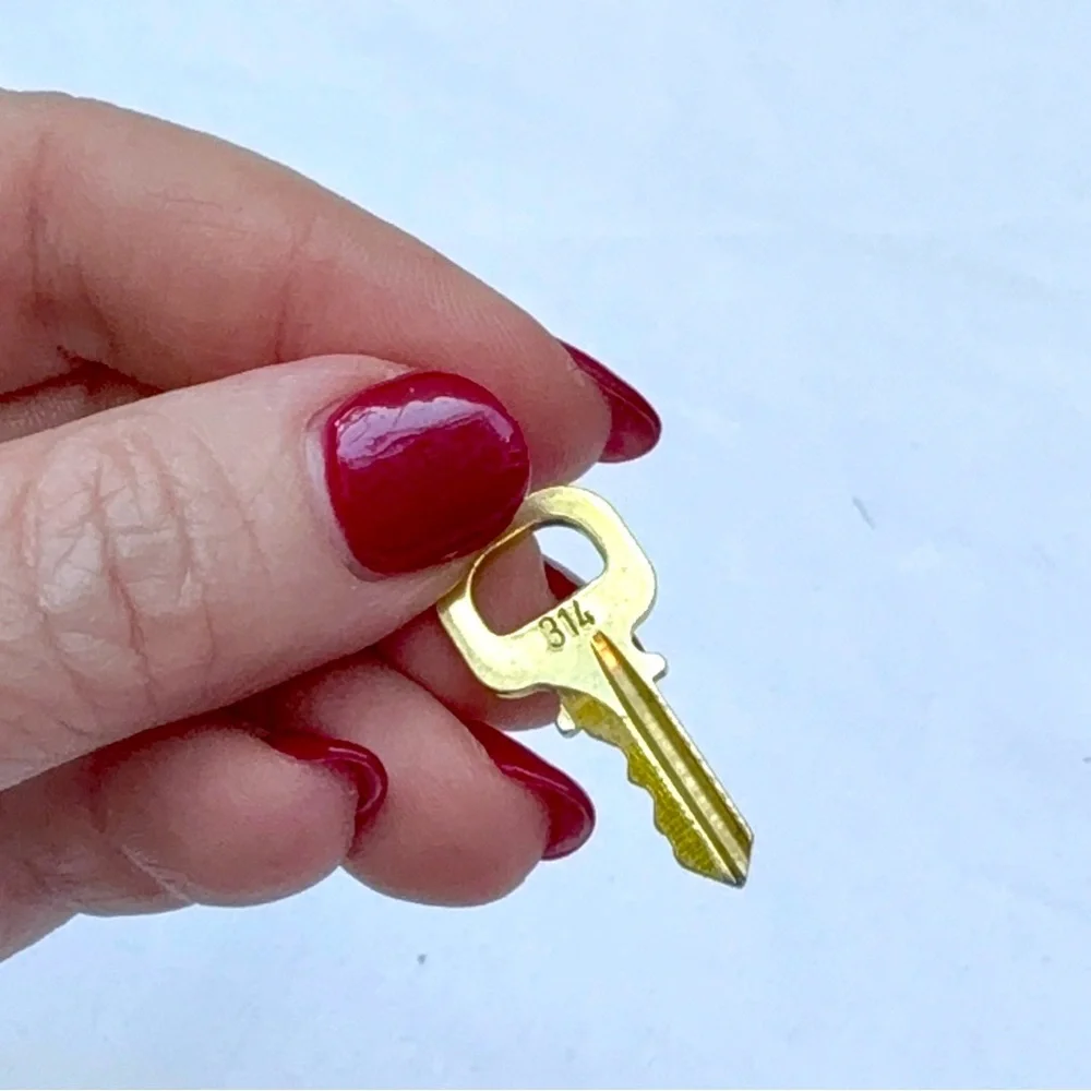 Louis Vuitton Brass Padlock & Key # 314 - Picture 4 of 4